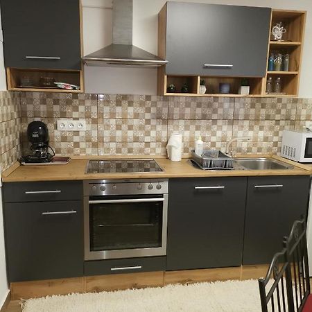 Lili Apartman ฮอร์กานี ภายนอก รูปภาพ